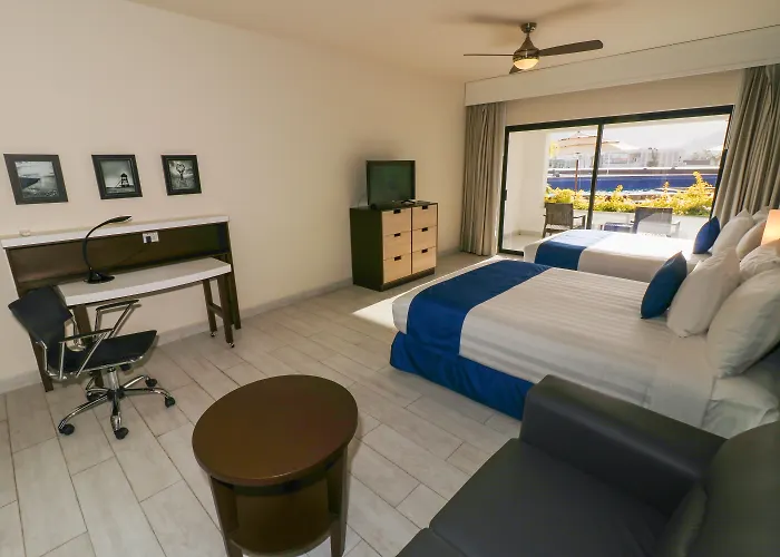 Medano And Hotel Cabo San Lucas