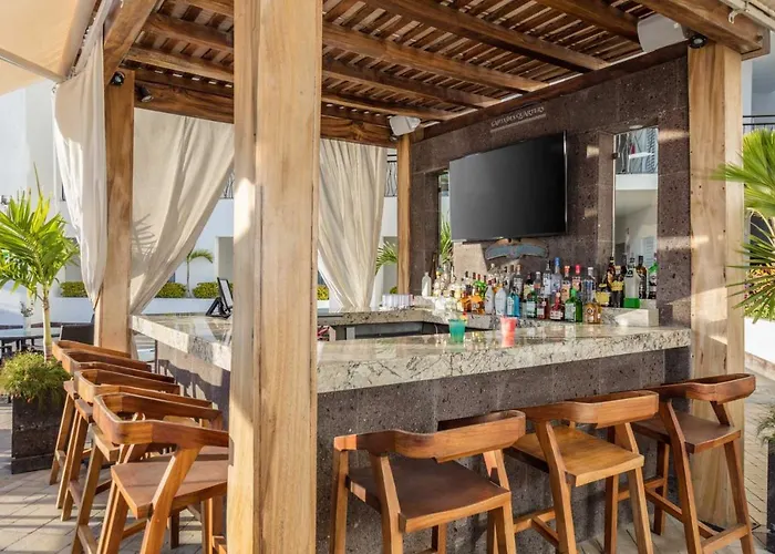 Hotel Medano And